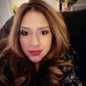 Meet your Posher, Ana